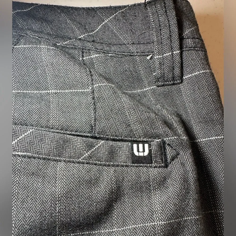 Travis Mathew Chino Shorts Men's 34 Golf Performance Dark Grey White Pinstripe